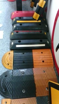 珠海道路停車場劃線與交通設施批發(fā)安裝服務——珠海捌柒伍交通專業(yè)解決方案